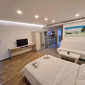 Charming Studio-balcony אילת
